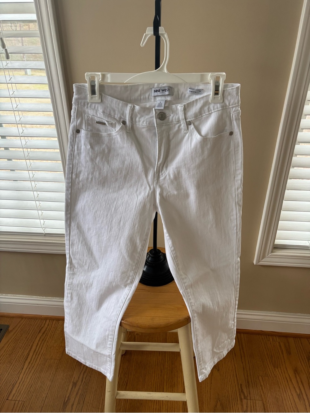 Nine West White Stretch Chrystie Capri Pants